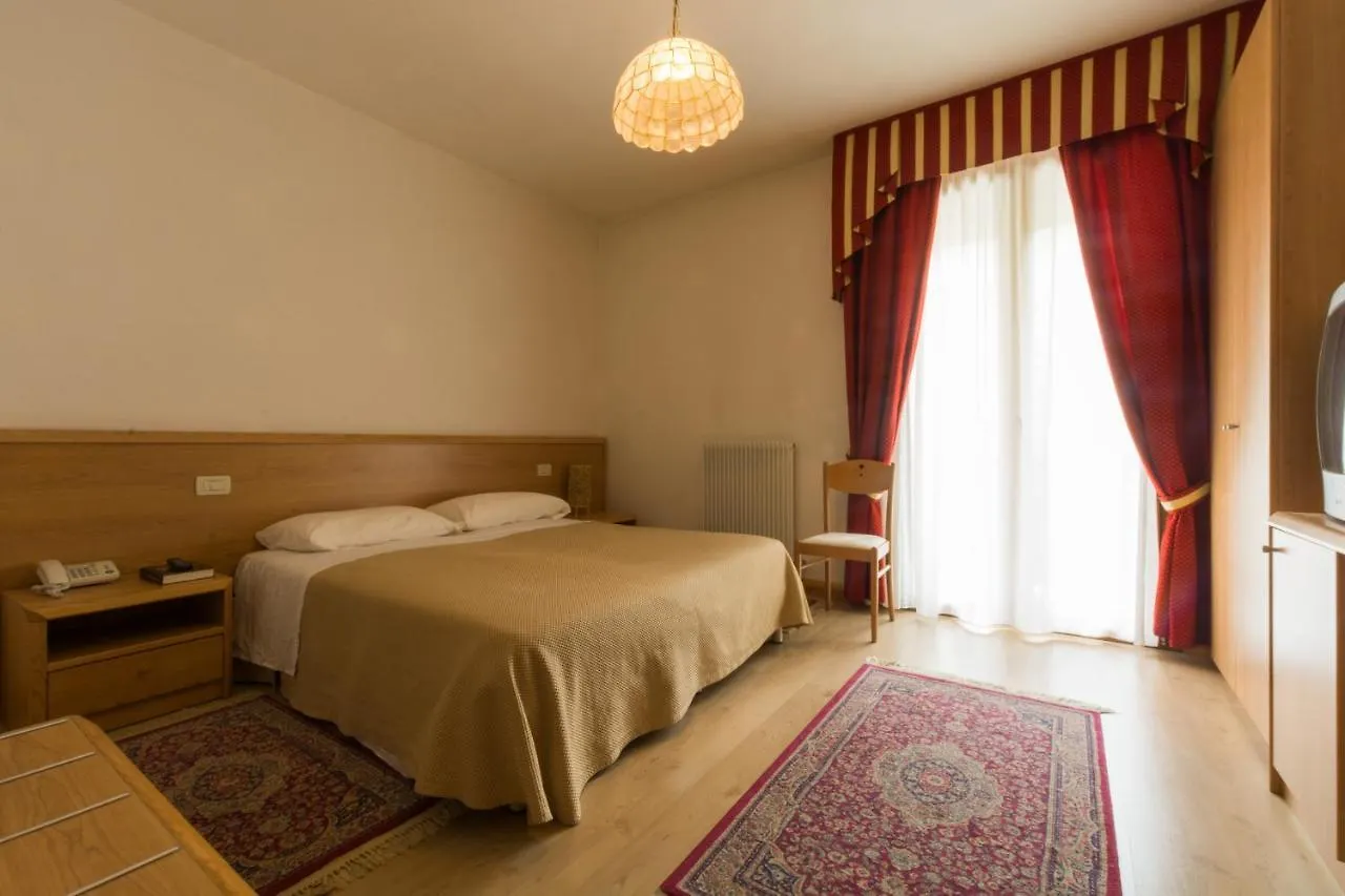 Albergo Dalla Mena Romano D'Ezzelino 2*,