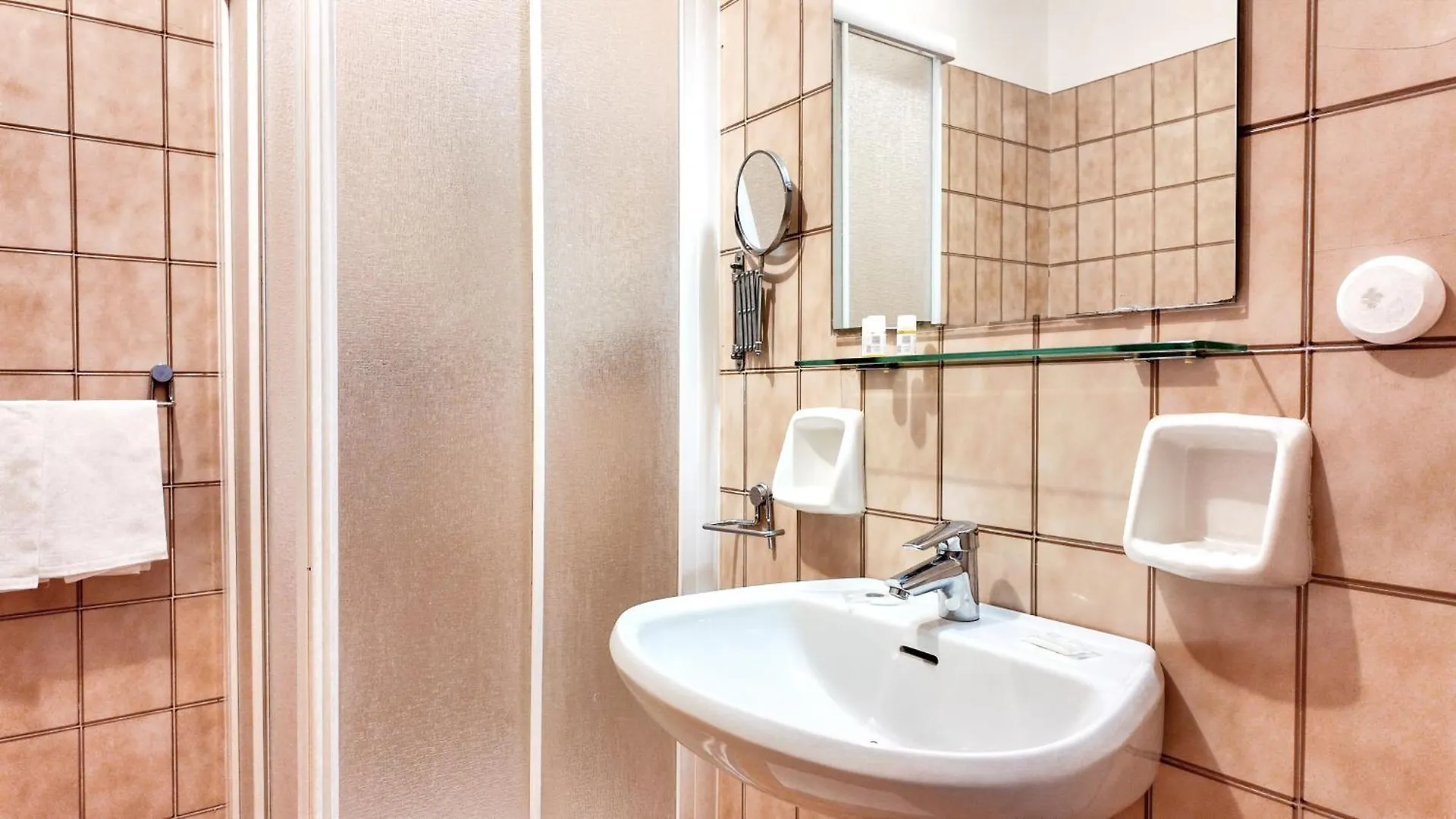 Hotell Albergo Dalla Mena Romano D'Ezzelino